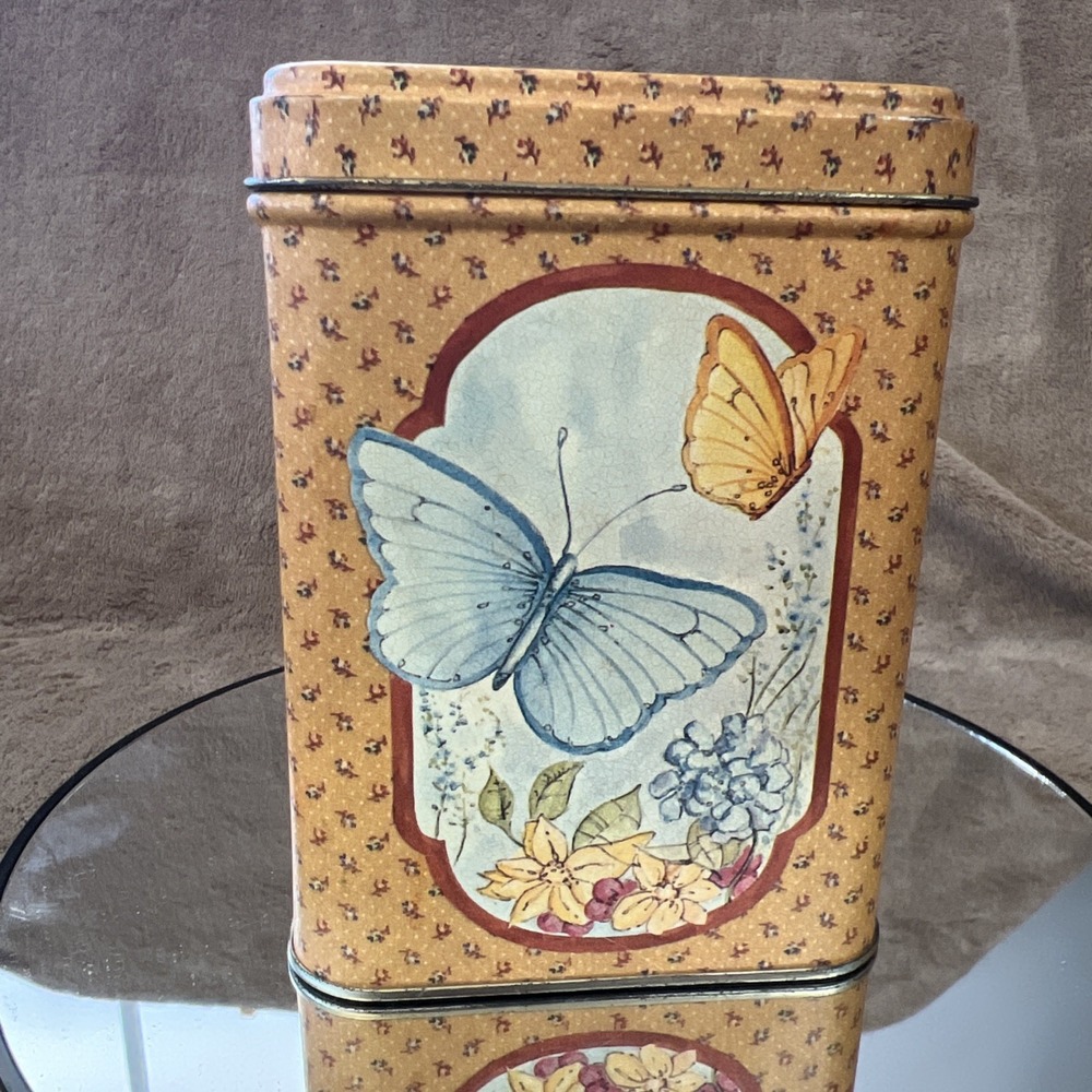 Vintage‎ Pic Princeton Industries Corp. Assortment Butterflies Metal Tin 3.5x5"